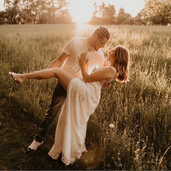 Meet your Posher, Monica - Picture 2 of 3